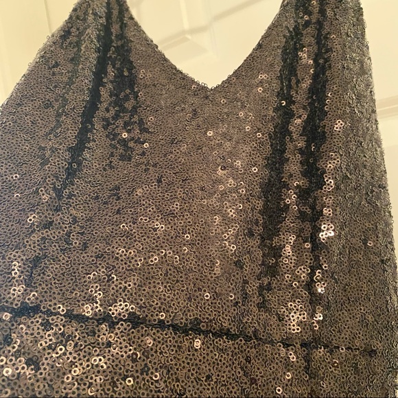 Sexy black sequin dress with deep V cut on back - Picture 4 of 4